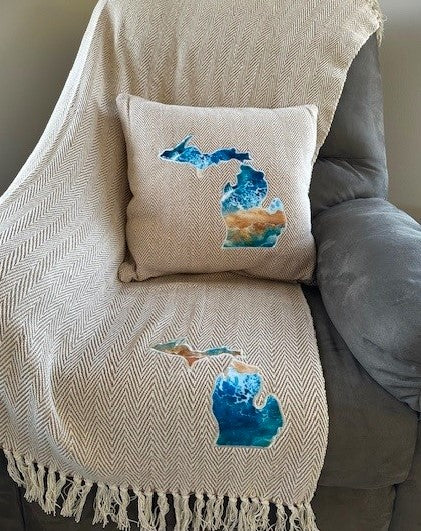 Pillows, Blankets & Throws